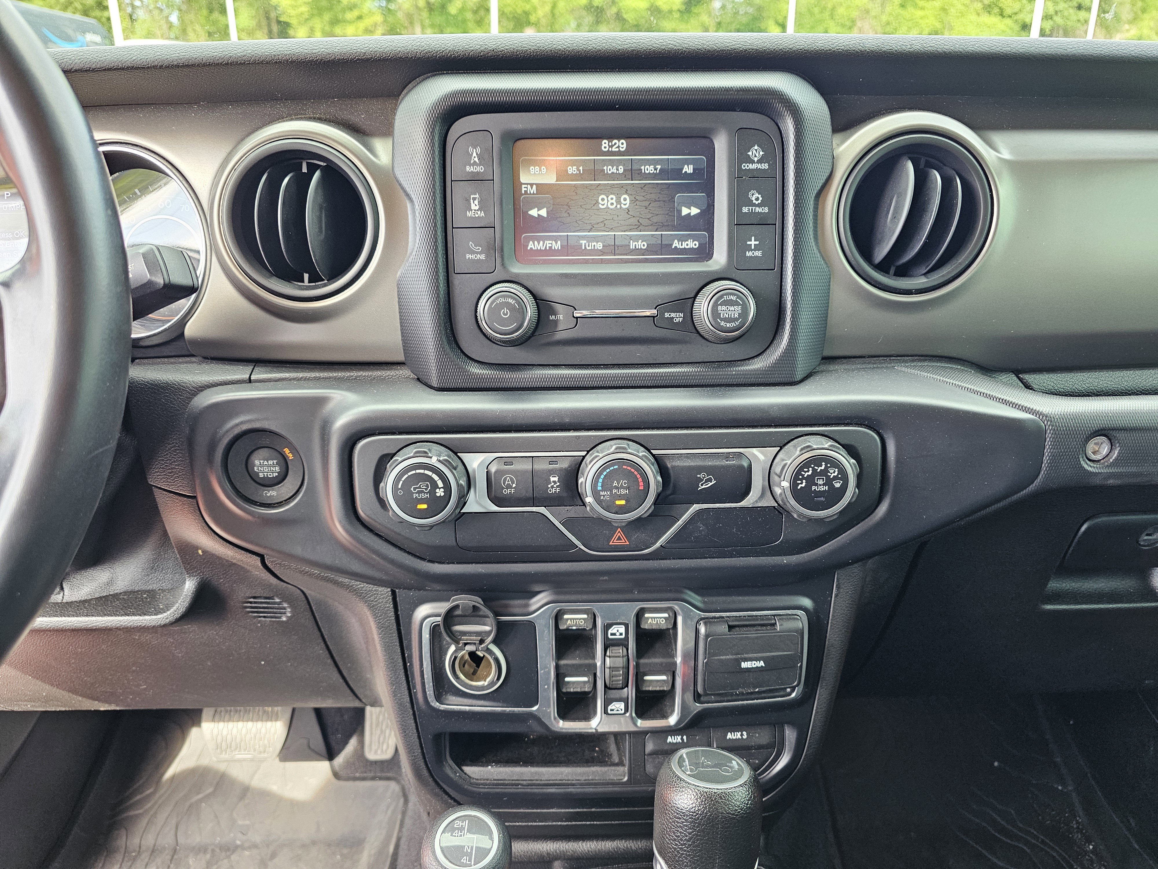 Used 2019 Jeep Wrangler Unlimited Sport S image 25