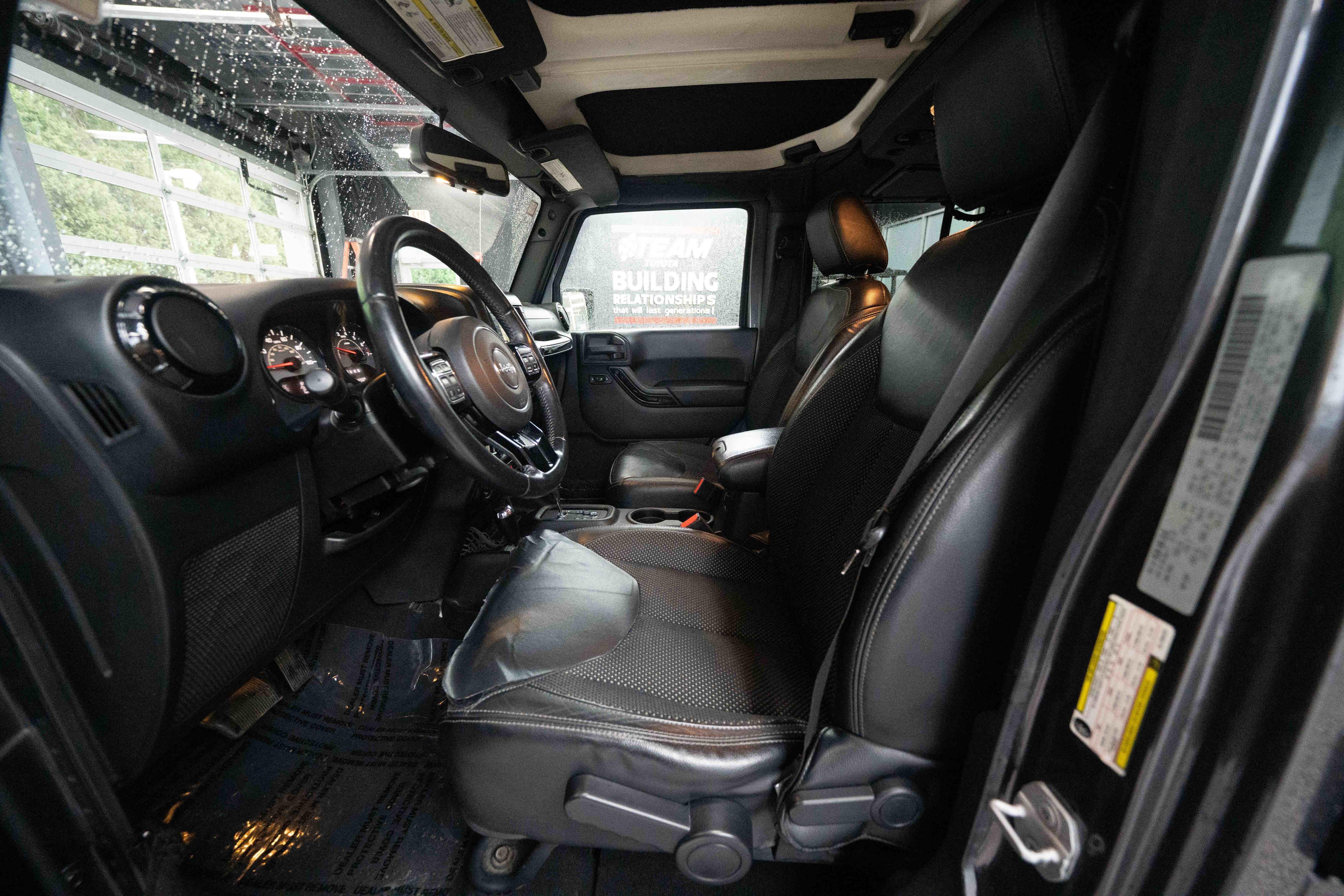 Used 2016 Jeep Wrangler Unlimited Sahara AWD/4WD image 9