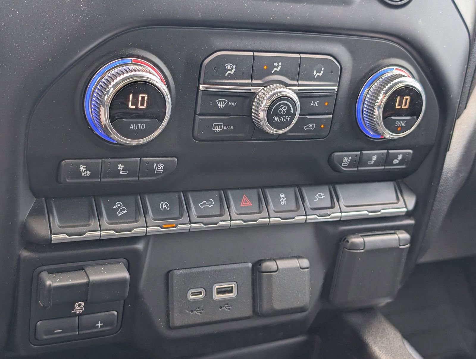 Used 2021 GMC Sierra 1500 AT4 AWD/4WD image 14