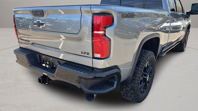 Used 2025 Chevrolet Silverado 2500 LTZ w/ LTZ Plus Package image 32