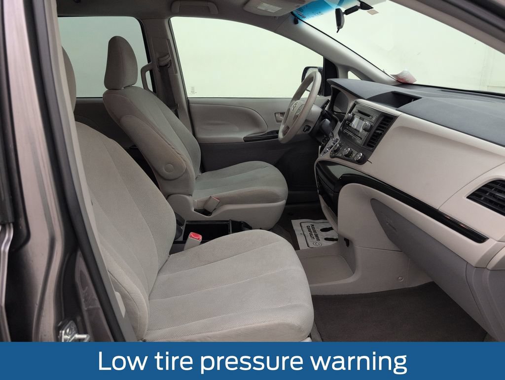 Used 2013 Toyota Sienna L FWD image 14