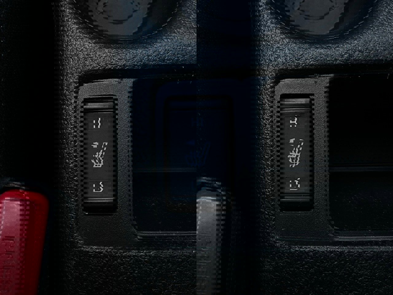 Used 2018 Nissan Rogue SV image 22