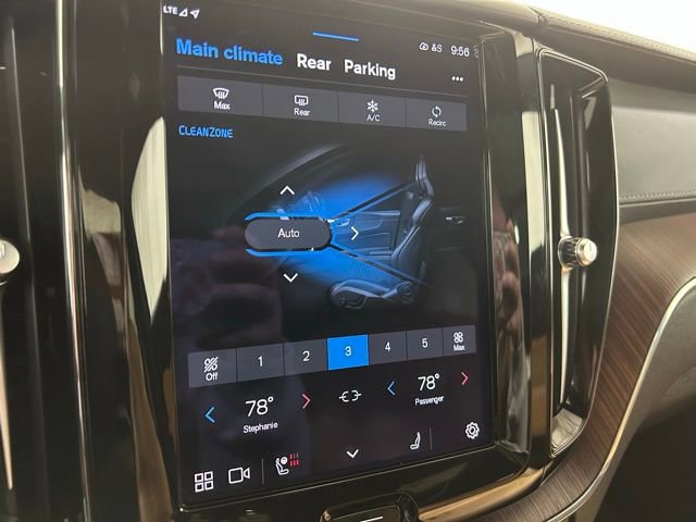 Used 2023 Volvo XC60 B6 Ultimate w/ Climate Package image 19
