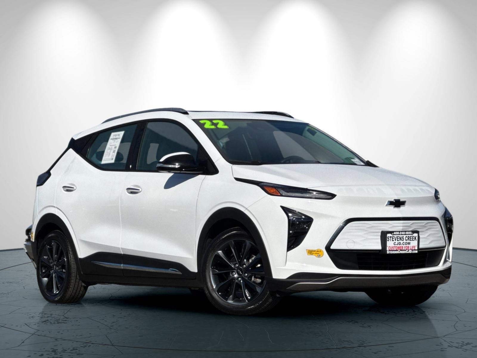 Used 2022 Chevrolet Bolt EUV Premier w/ Launch Edition image 2