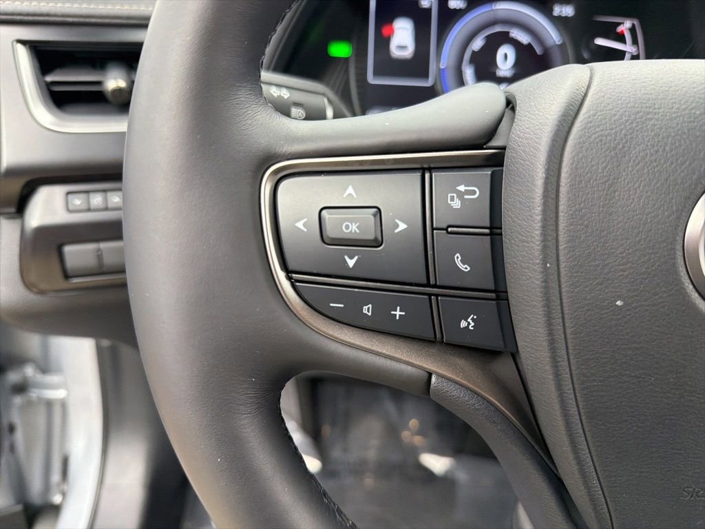 Used 2023 Lexus UX 250h AWD w/ Accessory Package (Z2) image 13