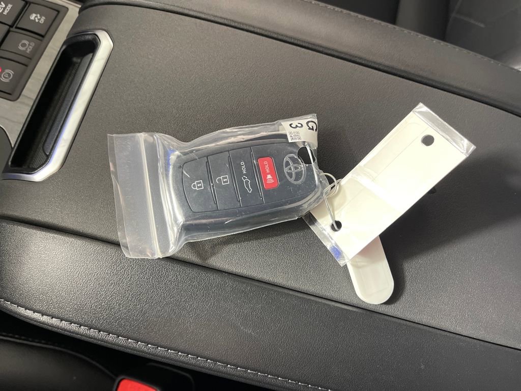 New 2026 Toyota Highlander Platinum image 24