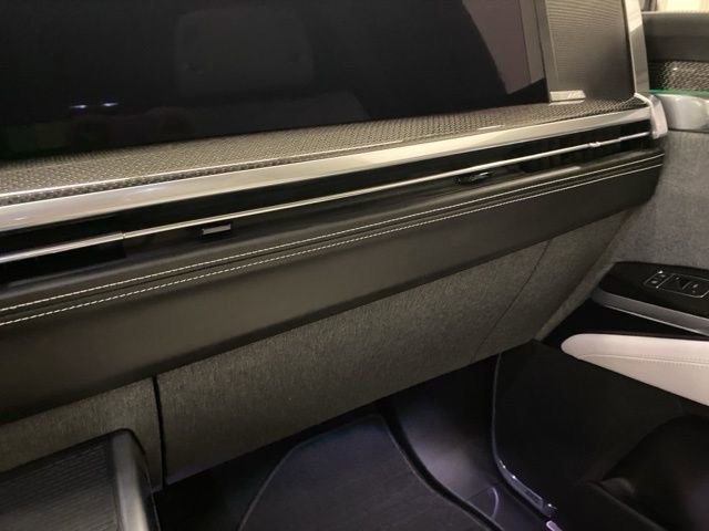 Used 2025 Cadillac Escalade ESV V image 22