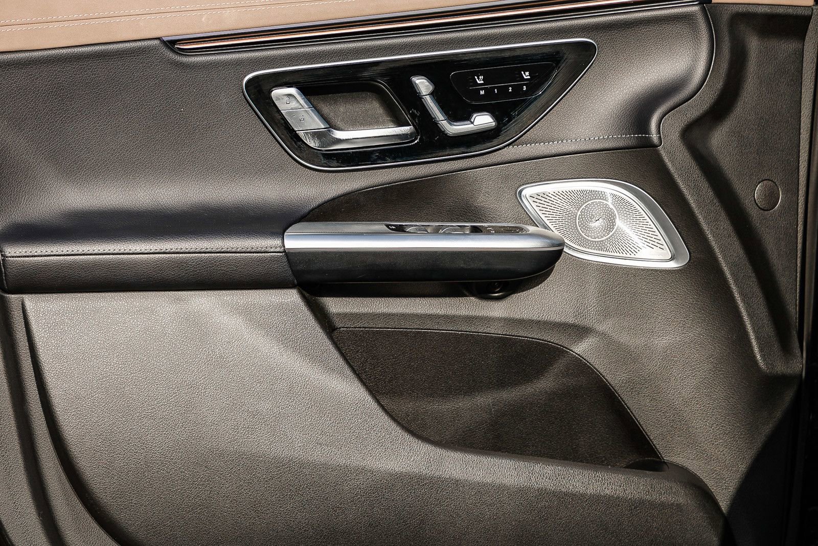 Certified 2023 Mercedes-Benz EQE 350+ 4MATIC SUV w/ AMG Line Exterior Package image 21