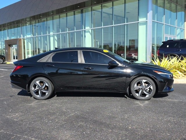 Certified 2023 Hyundai Elantra SEL w/ Convenience Package image 20