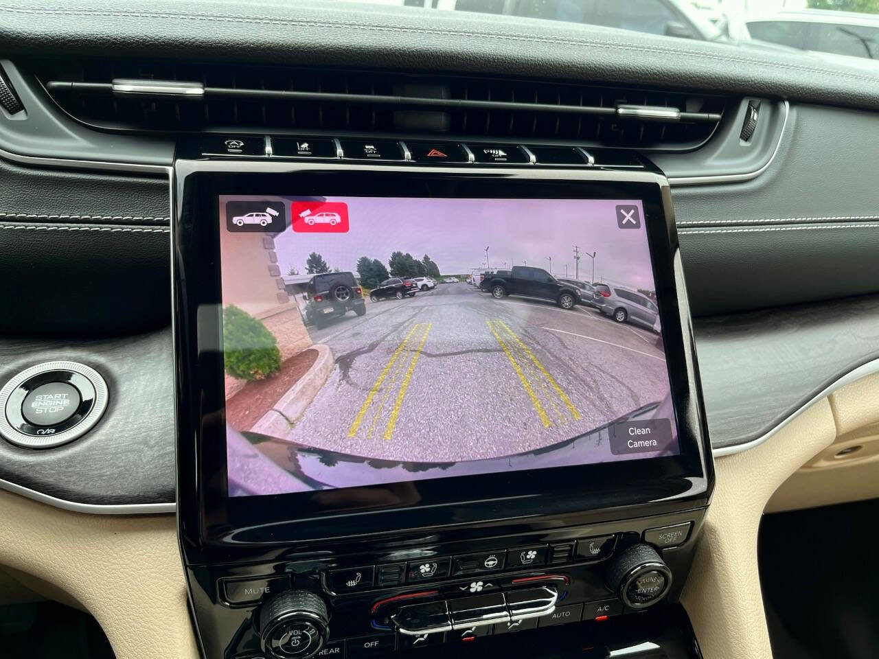 Used 2022 Jeep Grand Cherokee L Limited w/ Luxury Tech Group II image 37