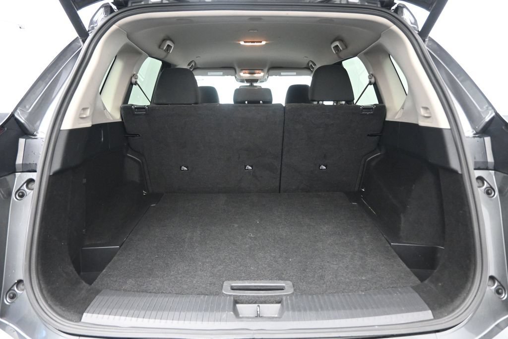 Used 2024 Nissan Rogue SV FWD image 28