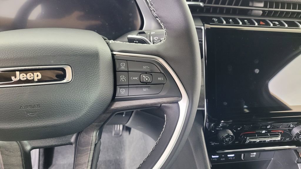 New 2025 Jeep Grand Cherokee Limited image 18