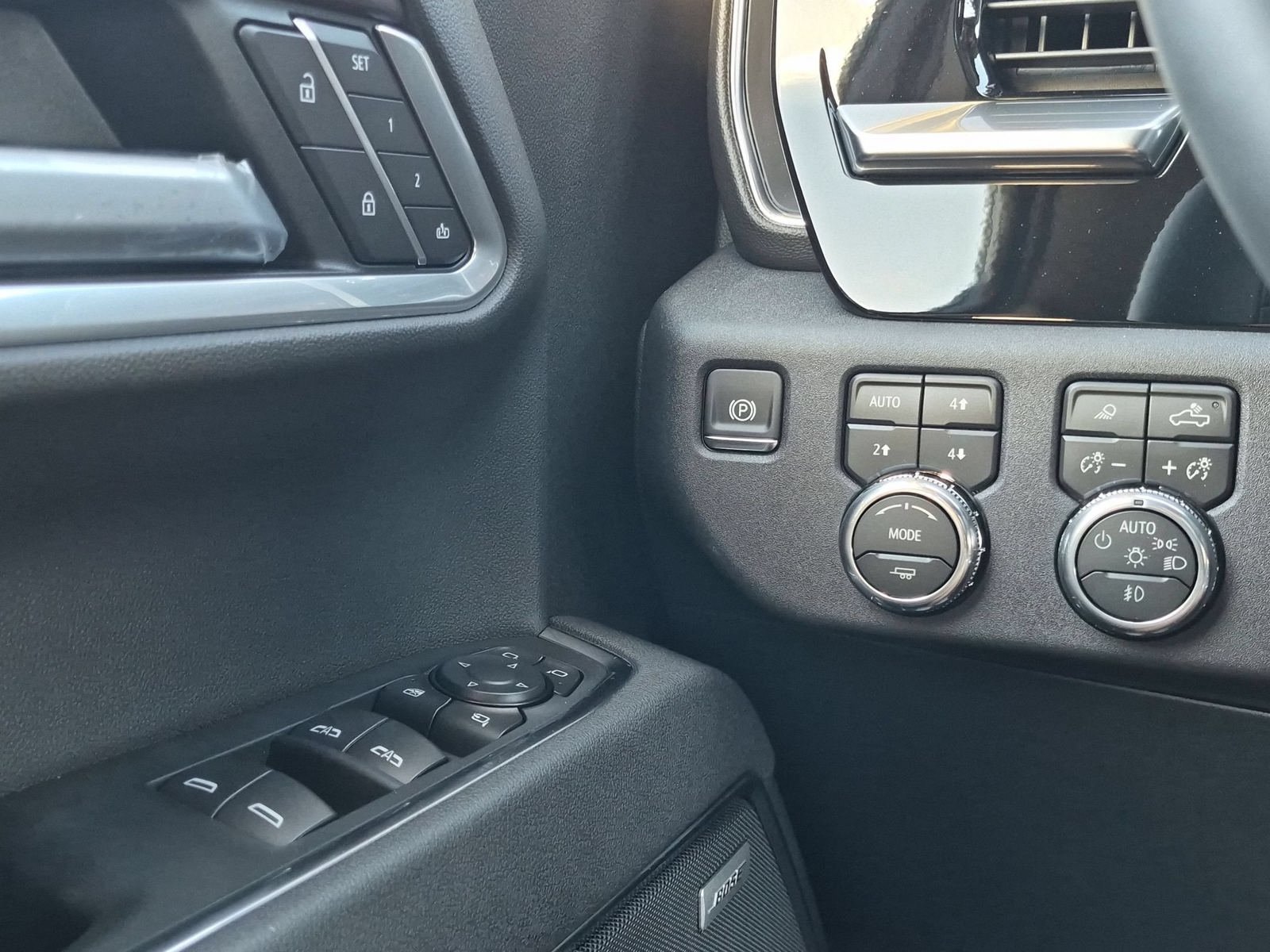 New 2026 GMC Sierra 1500 SLT AWD/4WD image 16
