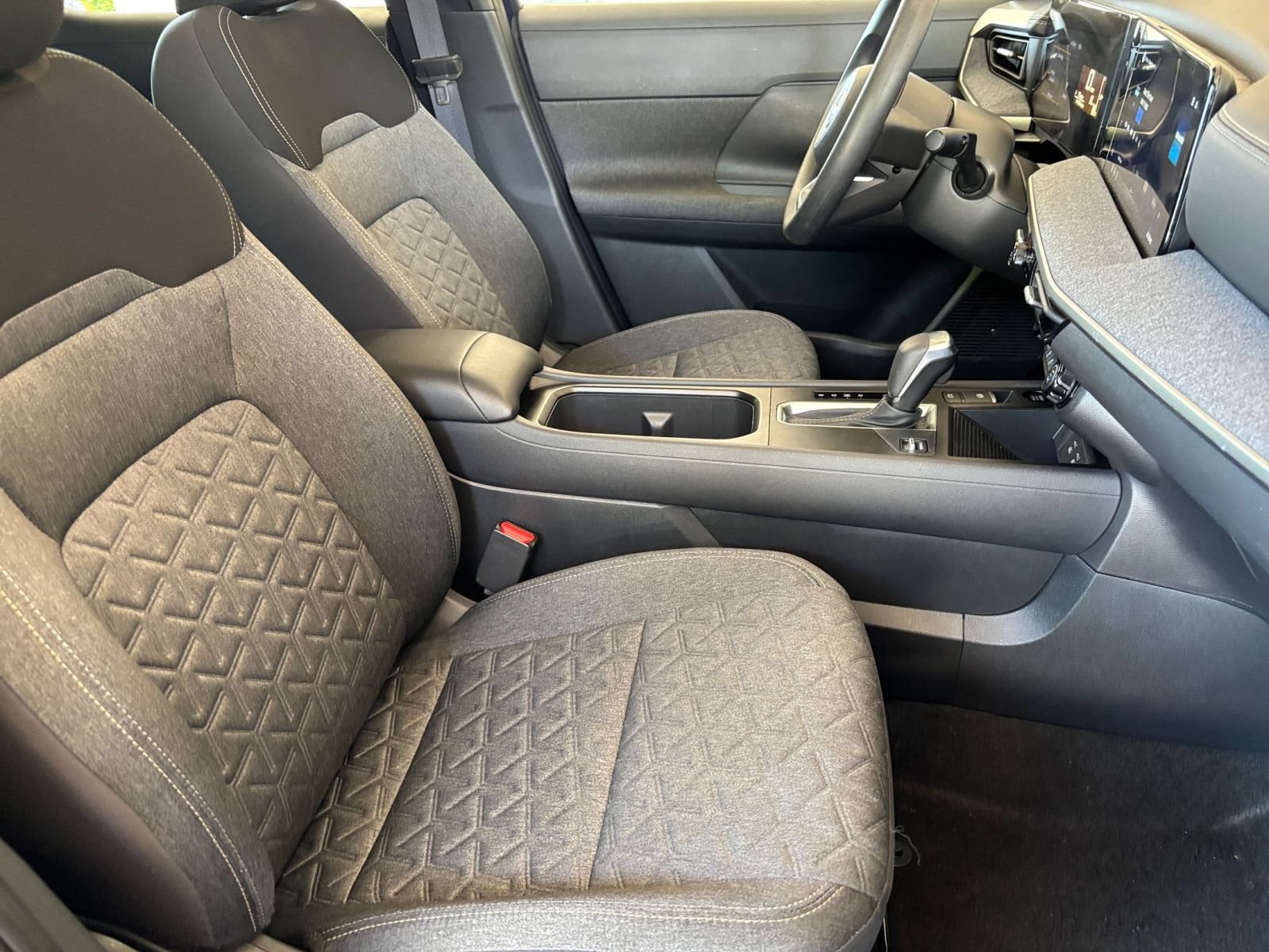 Used 2026 Nissan Kicks SV w/ Cold Weather Package FWD image 35