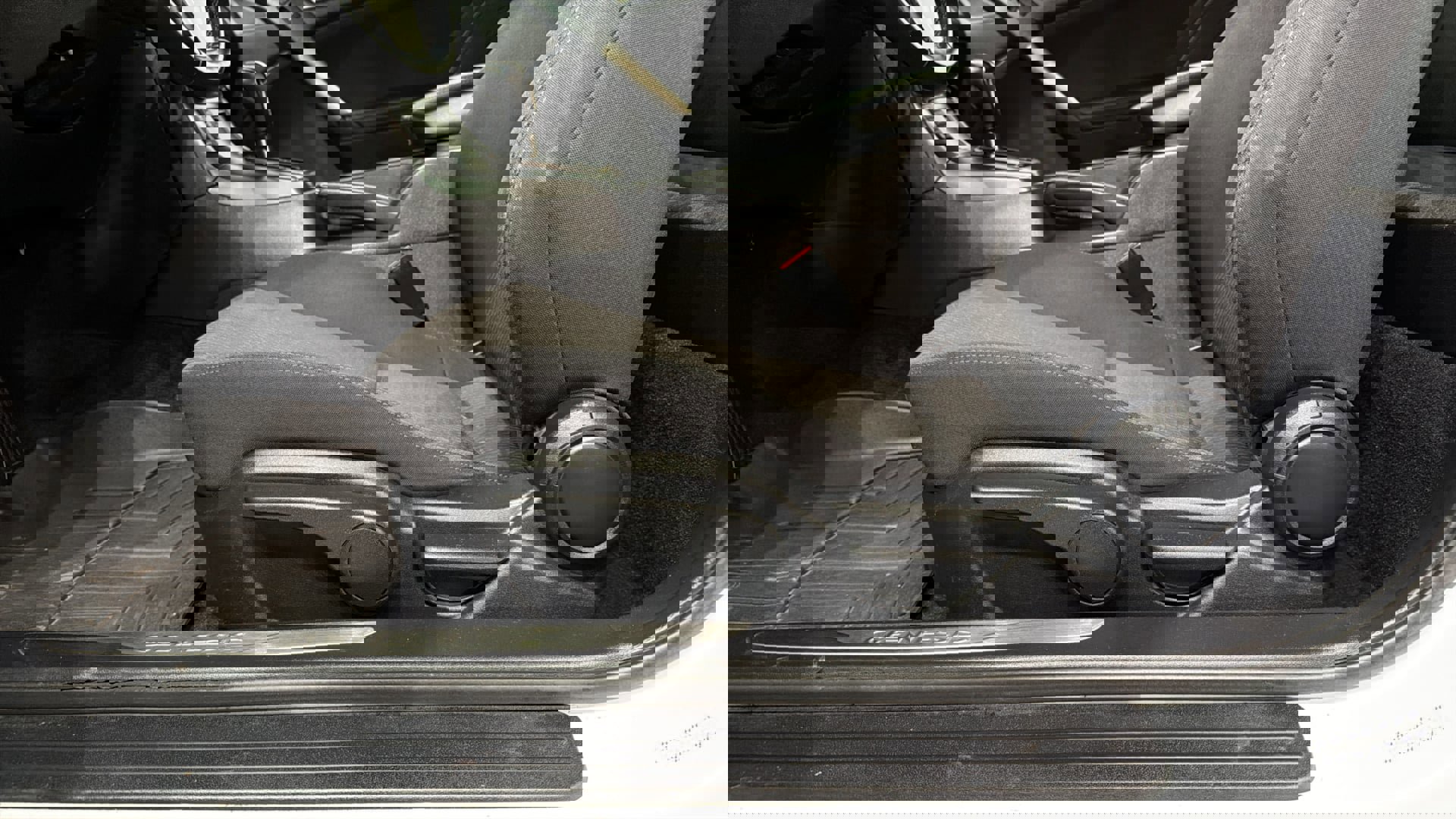 Used 2016 Hyundai Genesis 3.8 image 19