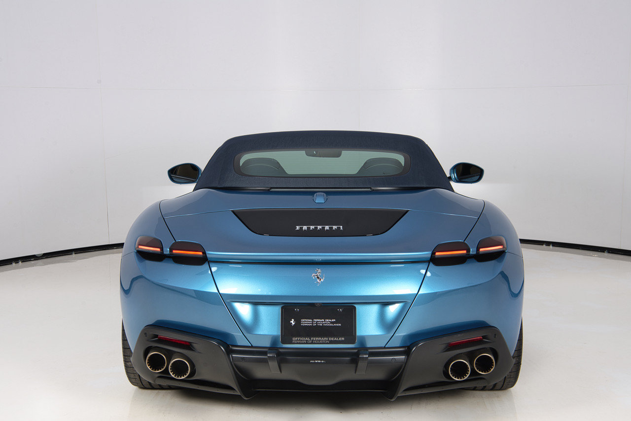 Certified 2025 Ferrari Roma Spider RWD image 32