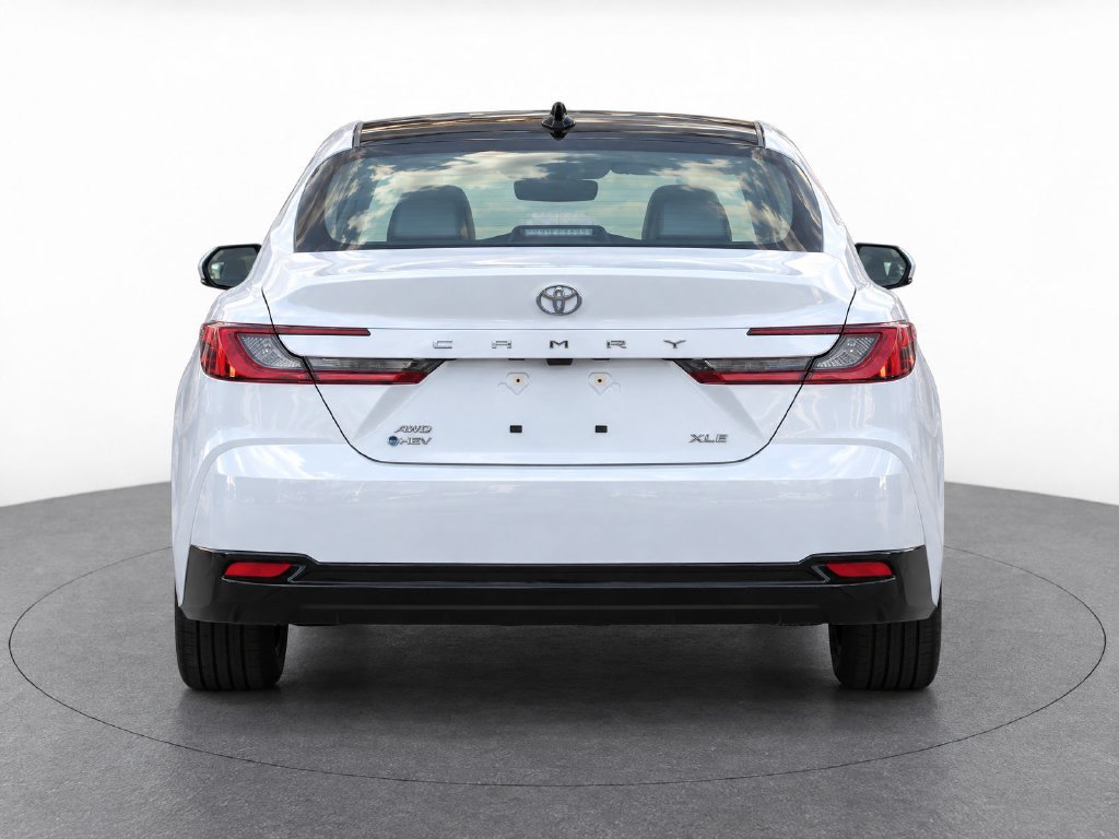 Used 2025 Toyota Camry XLE AWD/4WD image 4