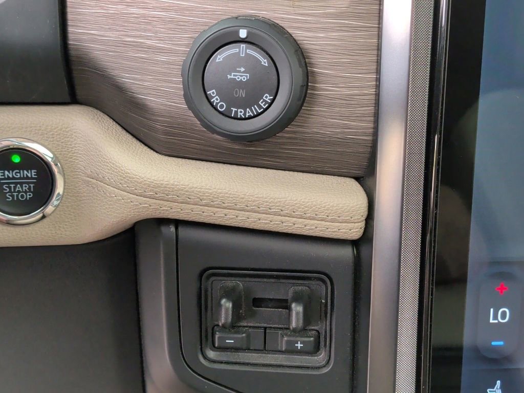 Used 2023 Ford Expedition Limited image 32