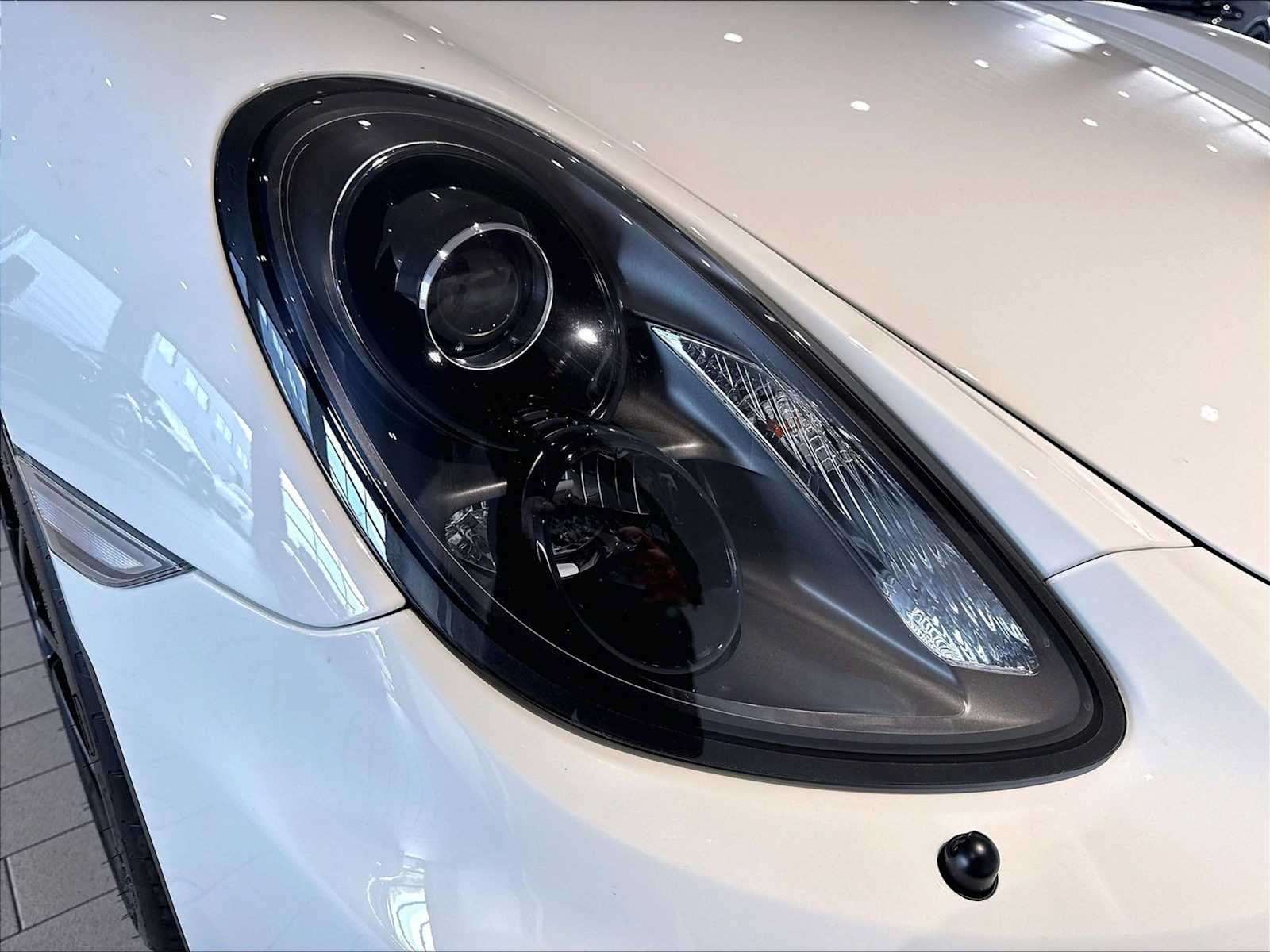 Used 2016 Porsche Boxster Spyder RWD image 16