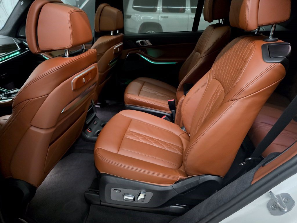Used 2025 BMW X7 M60i w/ Executive Package AWD/4WD image 34