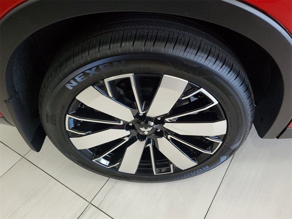 New 2025 Mitsubishi Outlander SE image 25