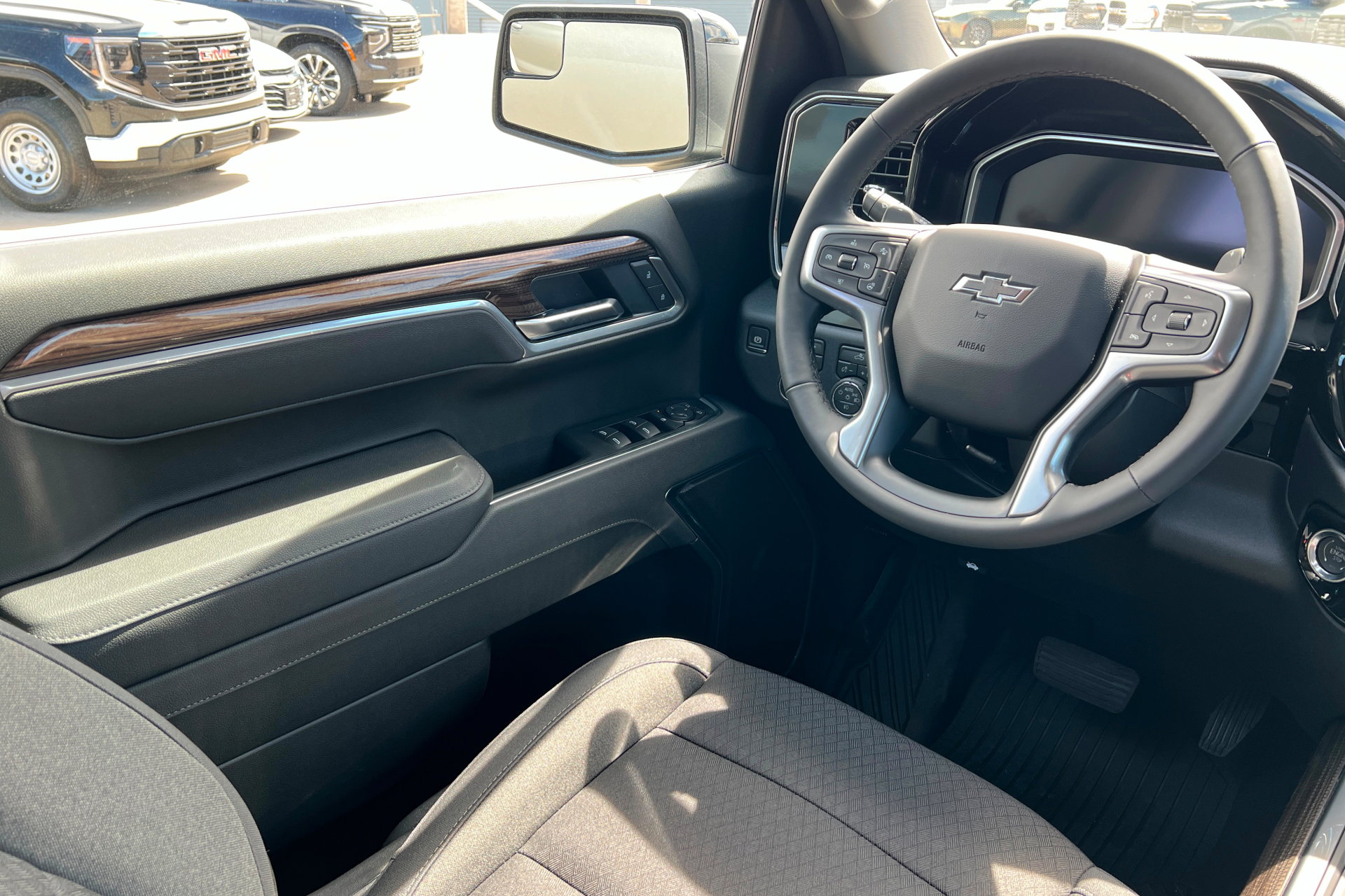 New 2026 Chevrolet Silverado 1500 RST w/ Z71 Off-Road Package AWD/4WD image 12