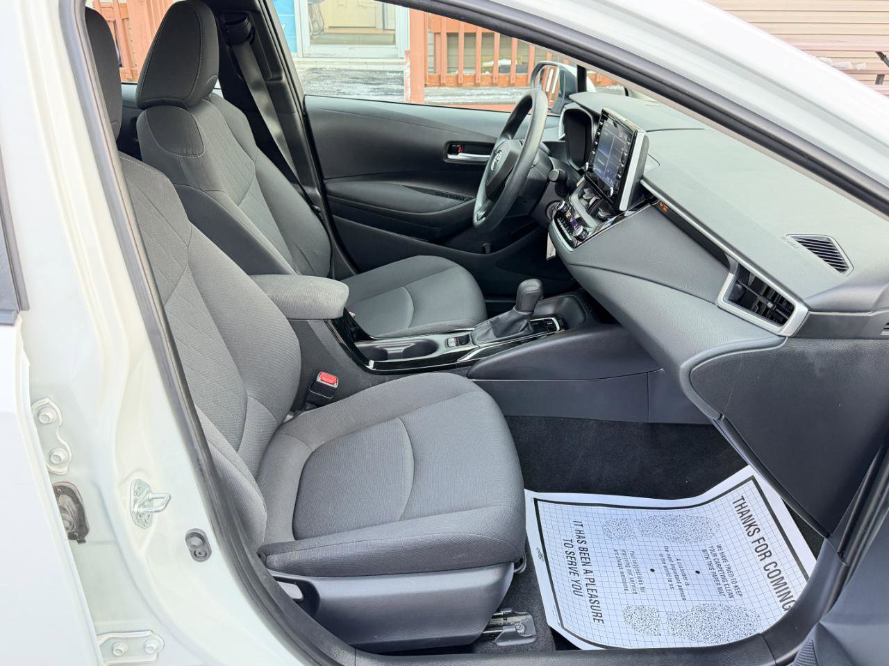 Used 2021 Toyota Corolla LE FWD image 33