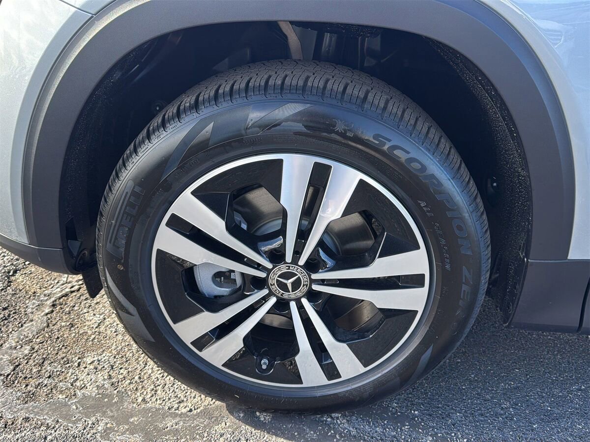 New 2026 Mercedes-Benz GLB 250 image 9