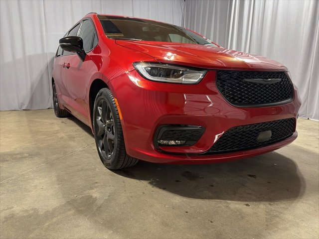 New 2026 Chrysler Pacifica Limited w/ S Appearance Package image 4