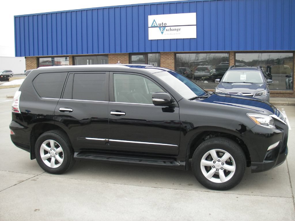 Used 2016 Lexus GX 460 w/ Navigation Package AWD/4WD image 3