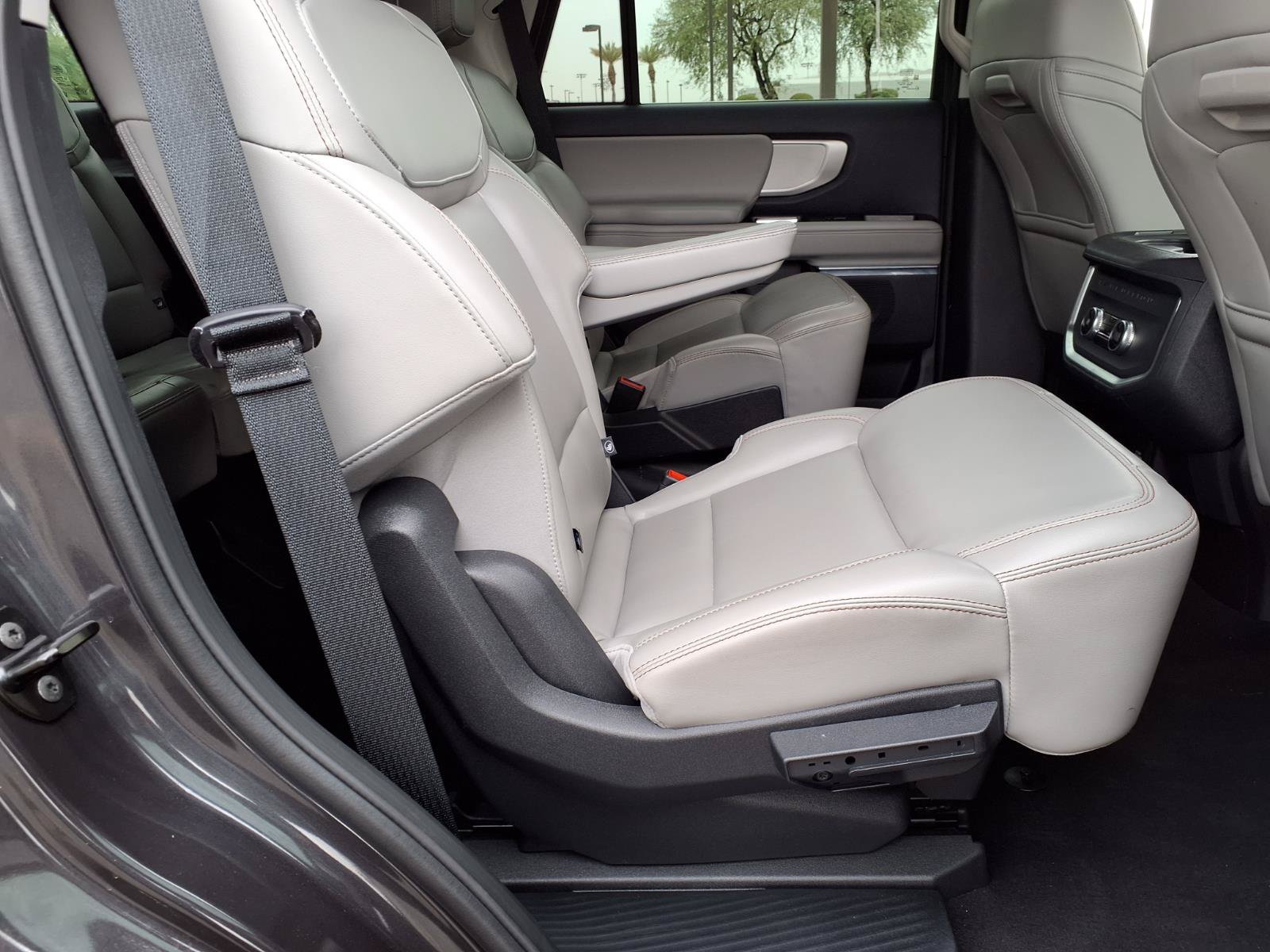 Certified 2025 Ford Expedition Active AWD/4WD image 14