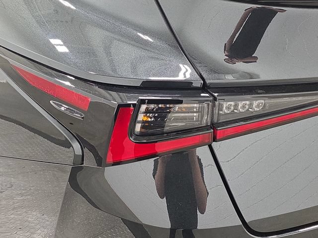 Used 2025 Lexus IS 500 RWD image 32