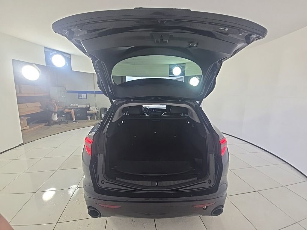 Used 2020 Alfa Romeo Stelvio w/ Nero Edizione RWD image 31