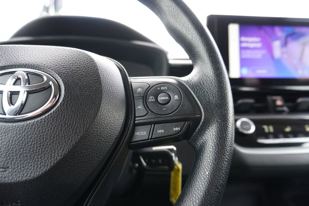 Used 2023 Toyota Corolla LE image 20