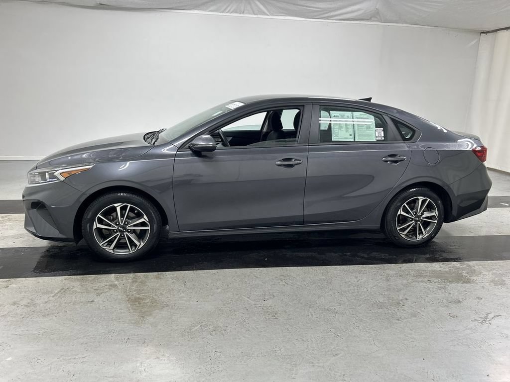 Used 2023 Kia Forte LXS w/ LXS Technology Package FWD image 6