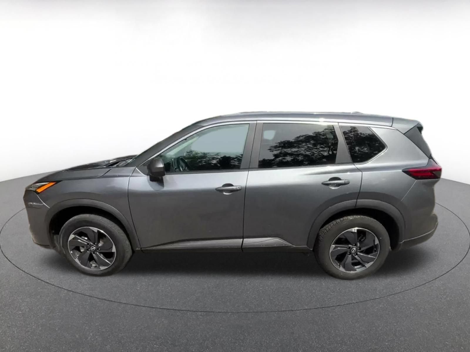 Used 2025 Nissan Rogue SV FWD image 7