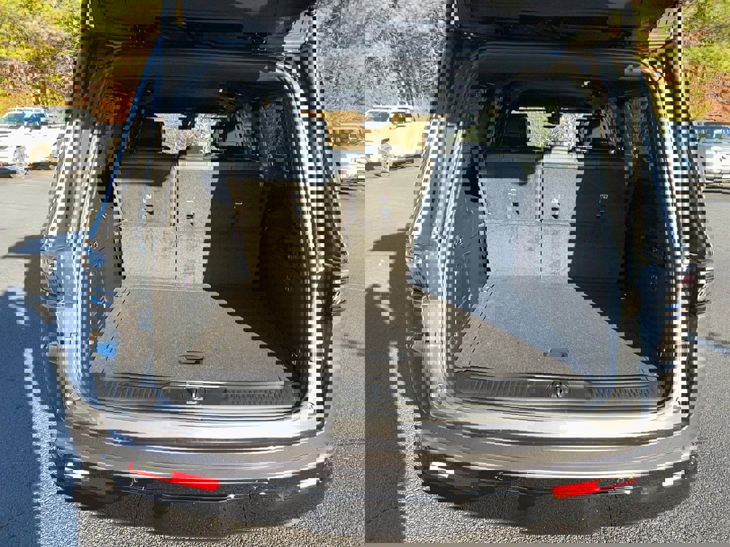 New 2026 Jeep Grand Wagoneer L Limited w/ HD Trailer Tow Package image 30