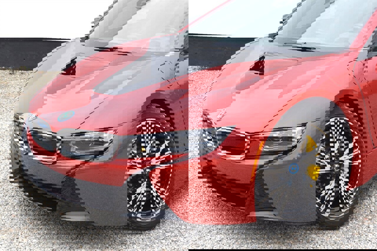 Used 2017 BMW i8 image 11