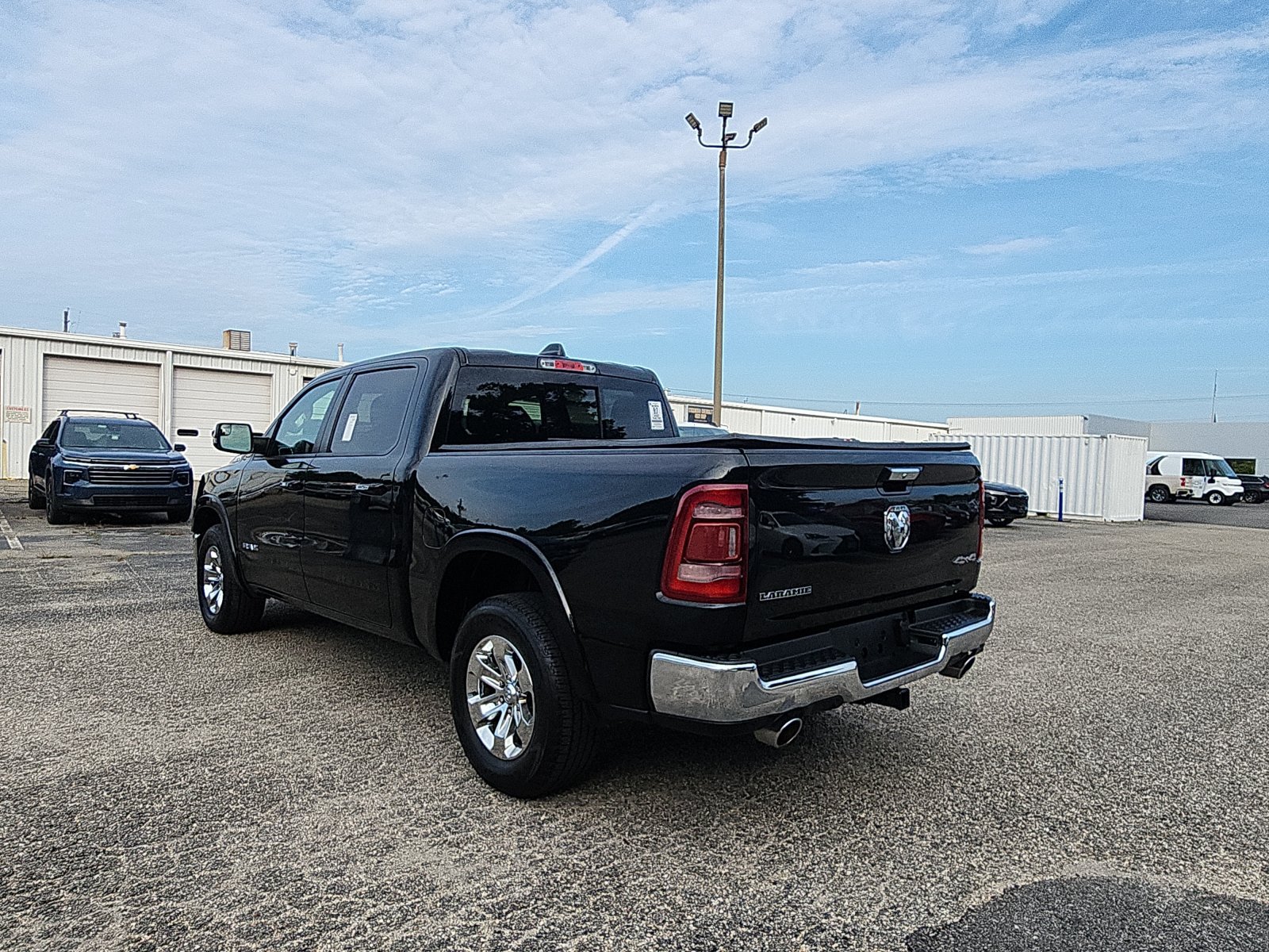Used 2022 RAM 1500 Laramie AWD/4WD image 3