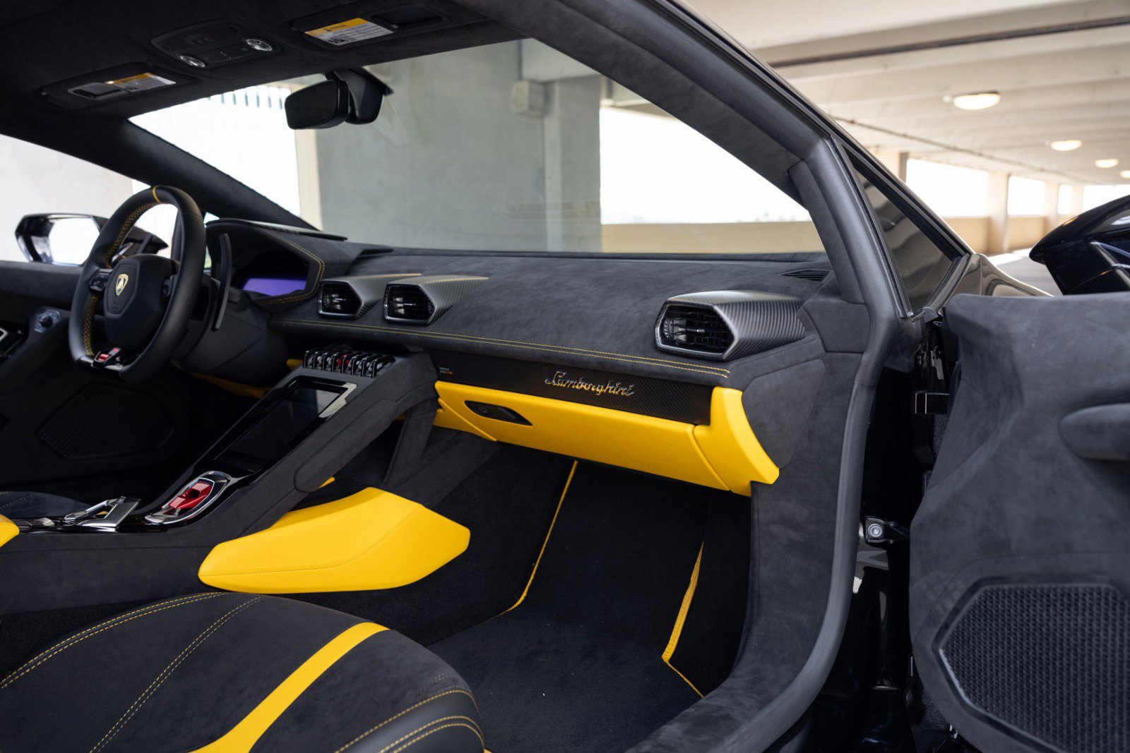 Used 2024 Lamborghini Huracan Tecnica image 31