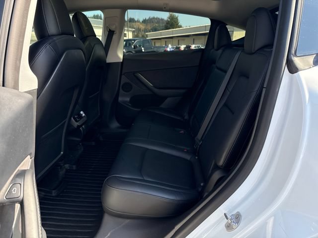 Used 2022 Tesla Model Y Performance AWD/4WD image 16