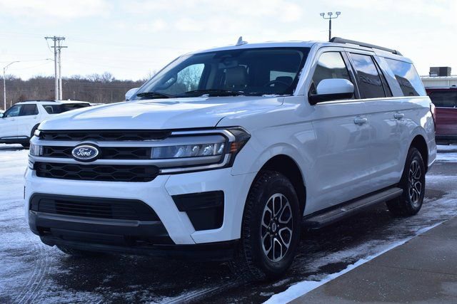 Used 2023 Ford Expedition Max XLT image 12