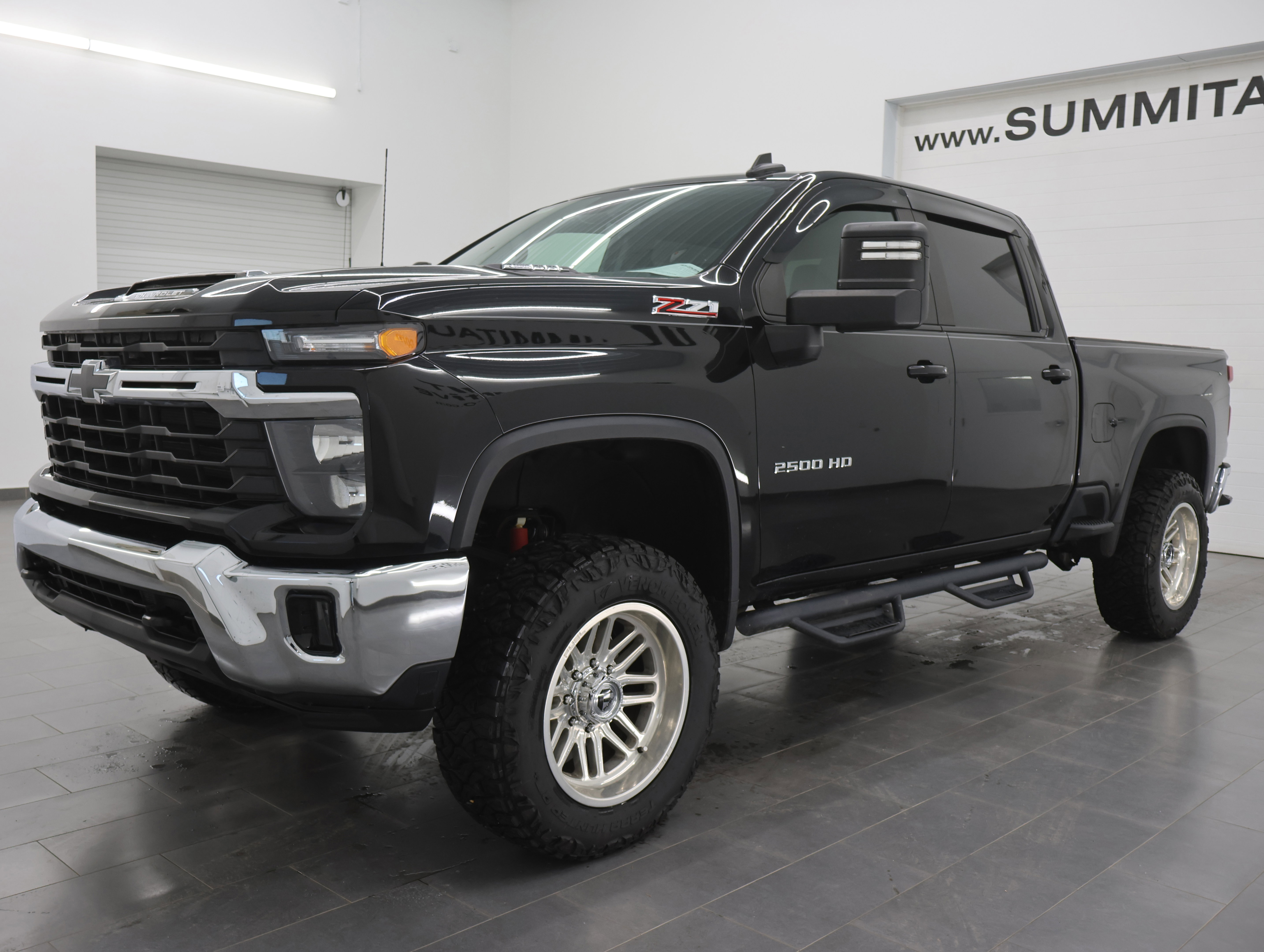 Used 2024 Chevrolet Silverado 2500 LT image 7