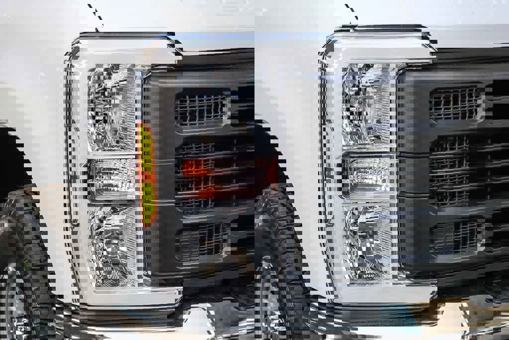 New 2026 Ford F250 XL w/ XL Chrome Package image 4