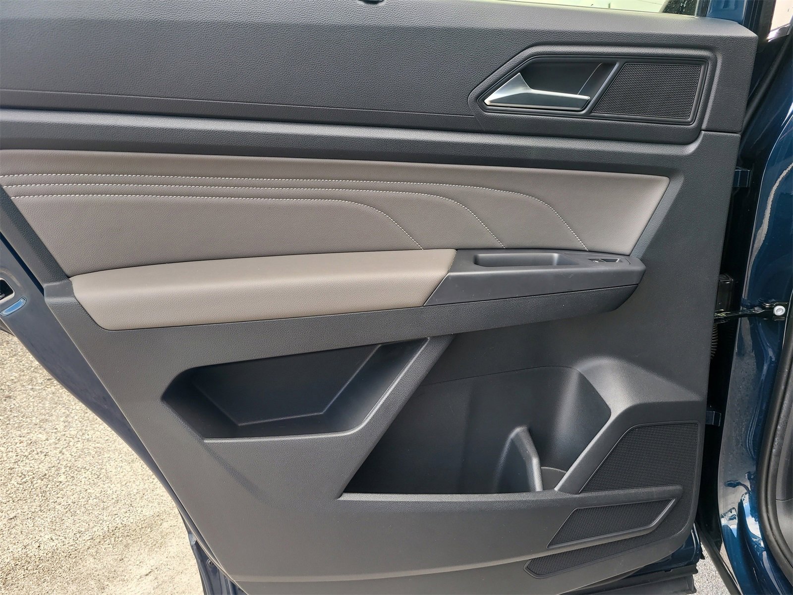 Used 2021 Volkswagen Atlas SE image 11