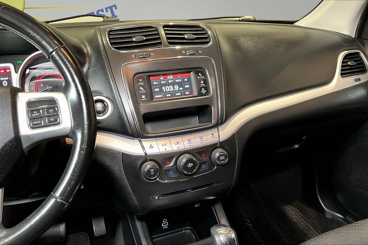 Used 2019 Dodge Journey SE w/ Connectivity Group FWD image 10