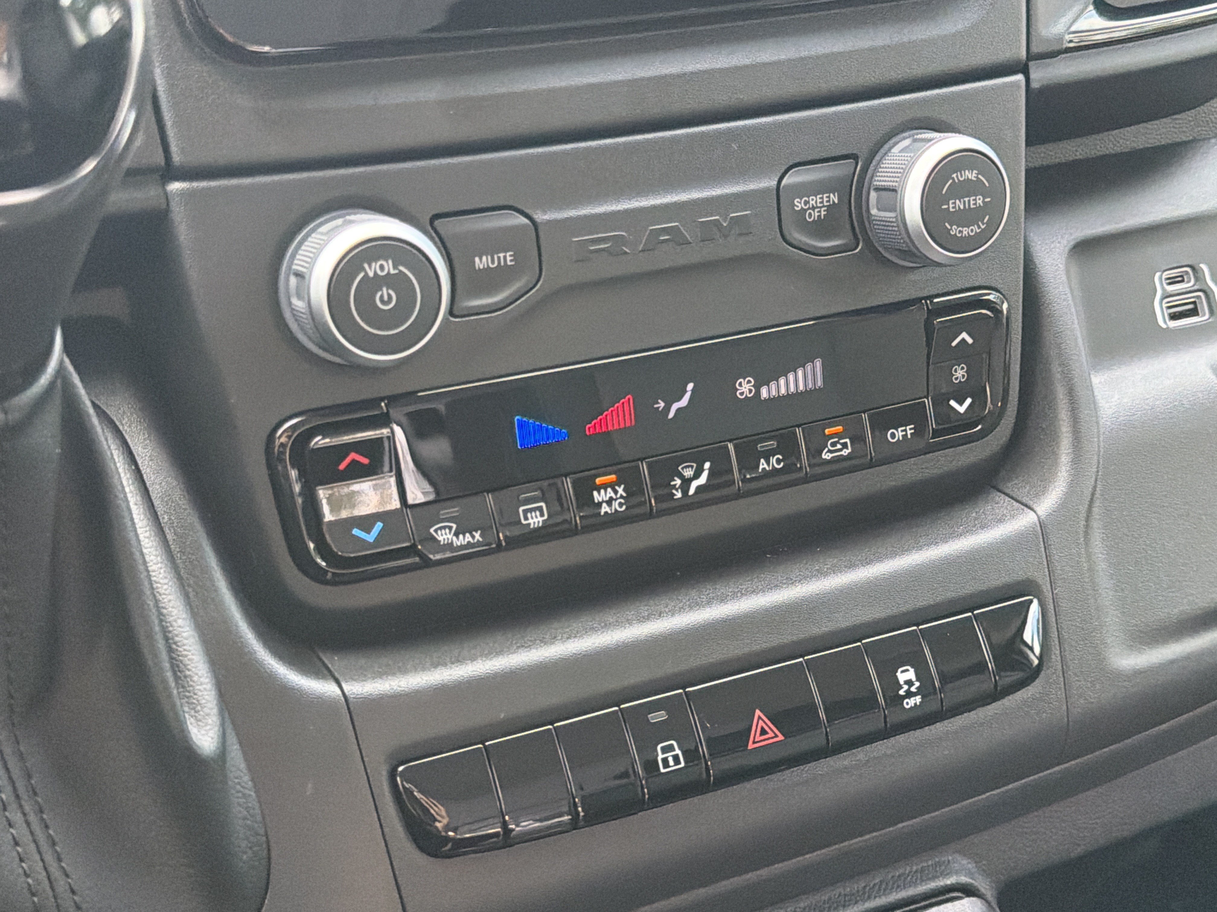 New 2026 RAM ProMaster 1500 w/ Convenience Group FWD image 31