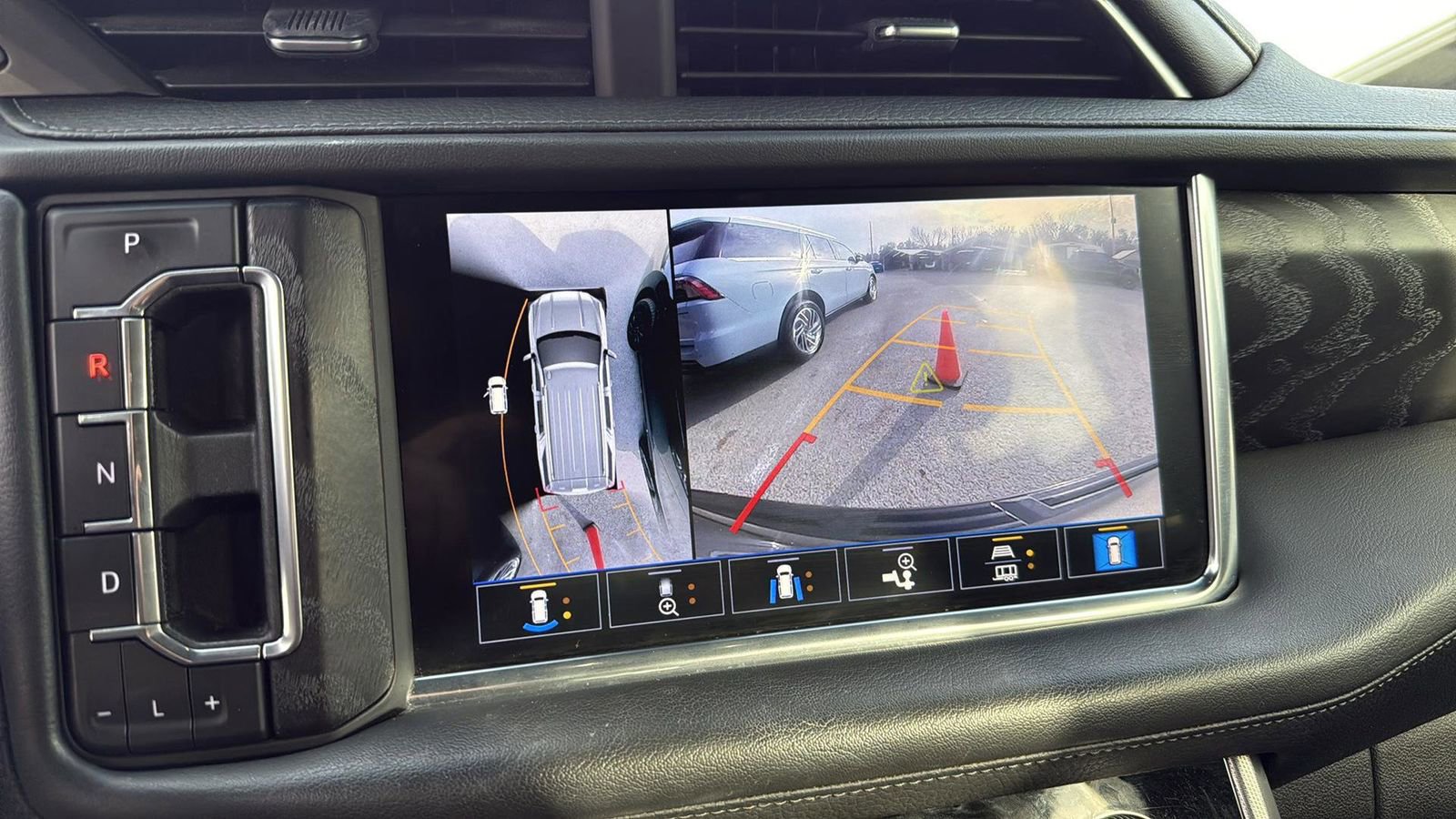 Used 2021 GMC Yukon XL Denali image 19