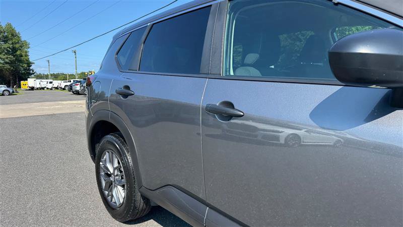 Used 2024 Nissan Rogue S AWD/4WD image 24