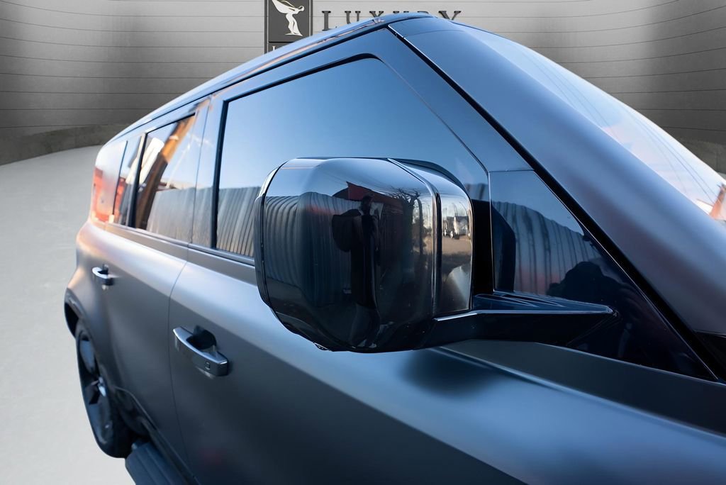 Used 2023 Land Rover Defender 110 V8 image 11